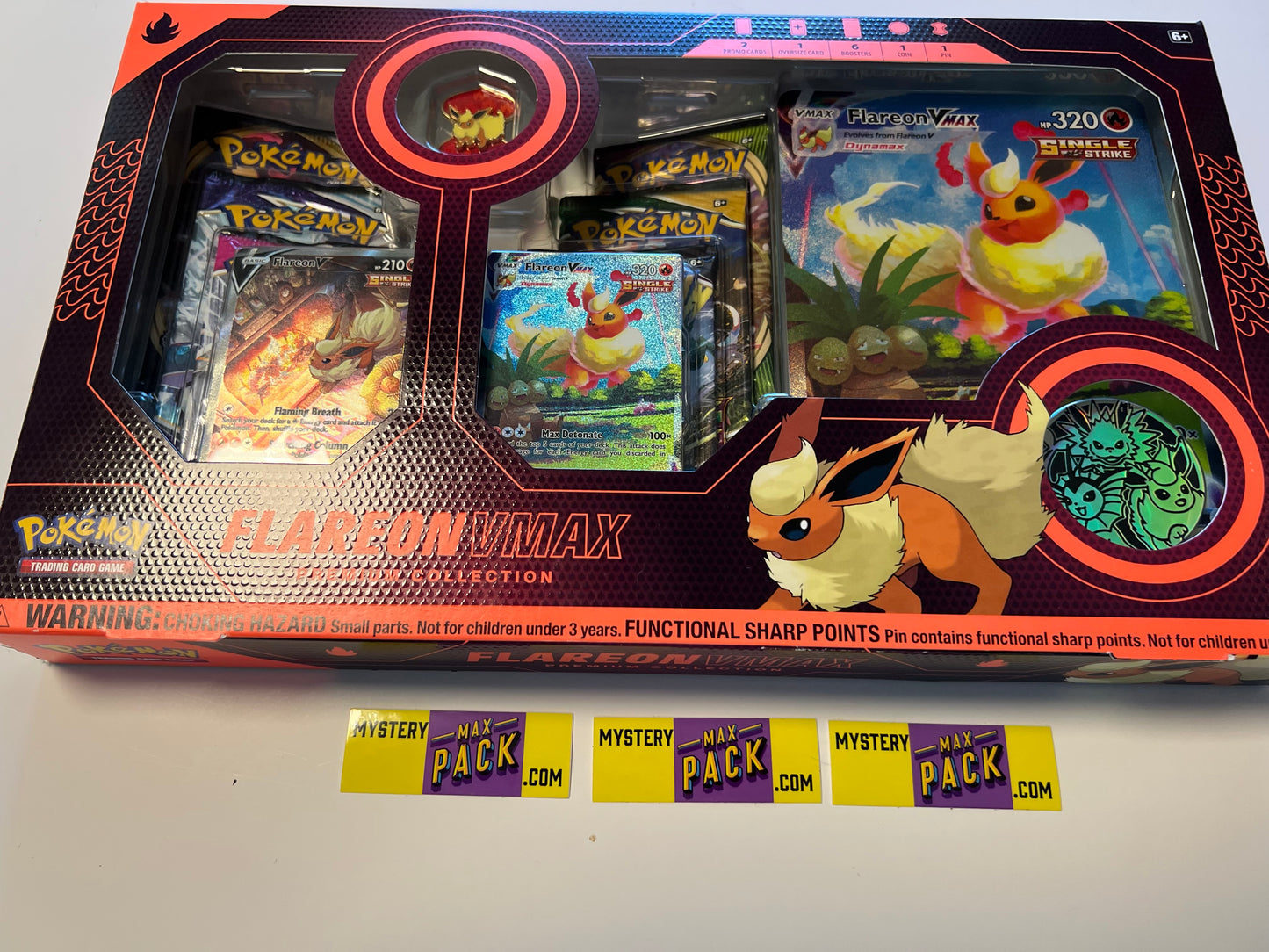 Pokémon Flareon VMAX Premium Collection