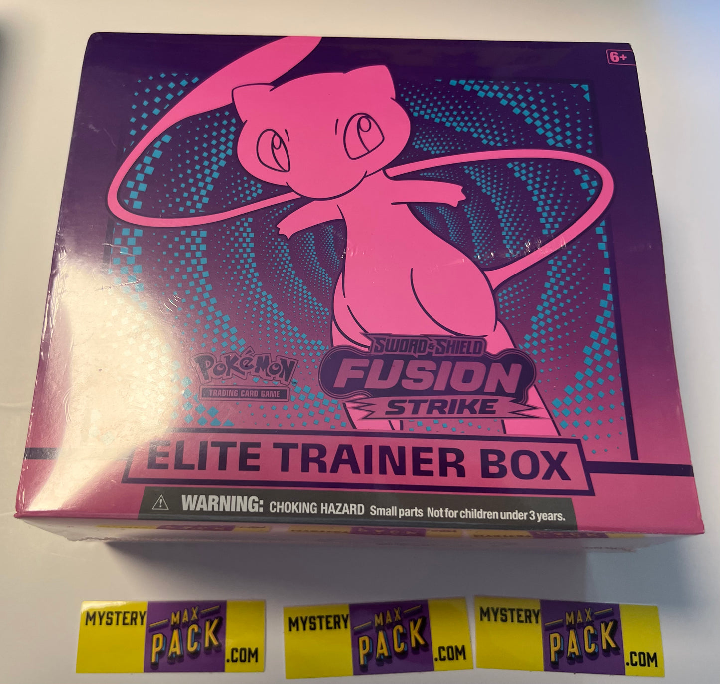 Pokémon Fusion Strike Elite Trainer Box - SWSH08